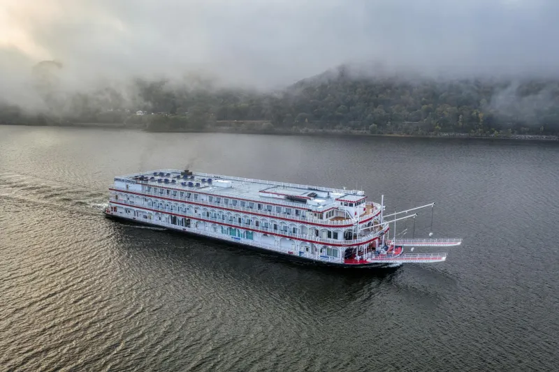 When Darkness Became His Greatest Tool: The Man Who Felt His Way Through America's Deadliest Waters